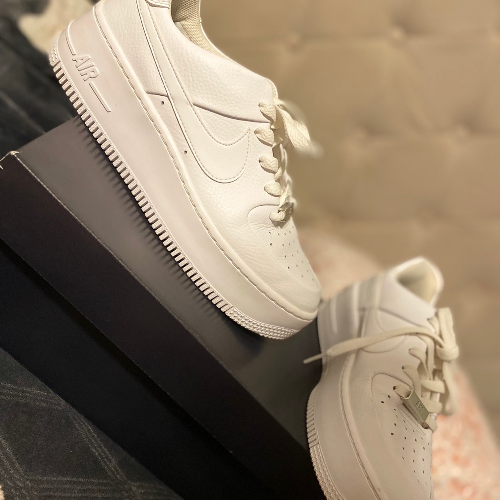 AF1